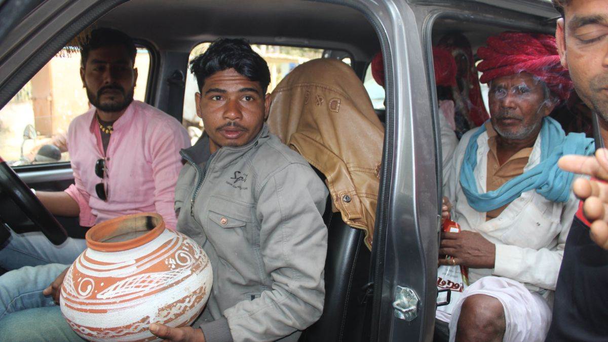 Atma 8 साल पहले हुई थी महिला की मौत, आत्मा लेने अस्पताल पहुंचे परिजन, फिर क्या हुआ पढ़िए 17 Atma 8 साल पहले हुई थी महिला की मौत, आत्मा लेने अस्पताल पहुंचे परिजन, फिर क्या हुआ पढ़िए
