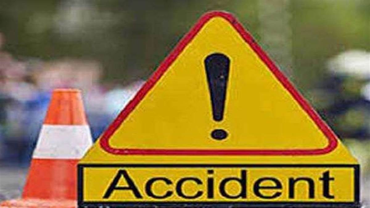 Road Accident सिहोरा में नेशनल हाईवे क्रमांक 30 पर कार पलटी 3 की मौत