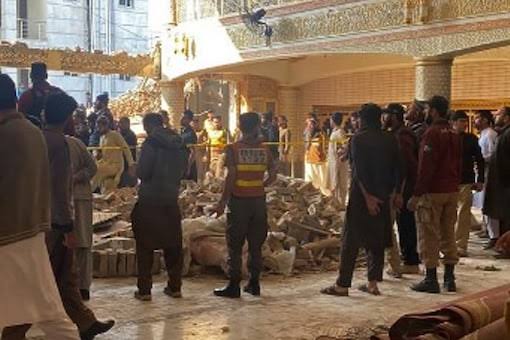 Pakistan Bomb Blast मस्जिद में नमाज के दौरान भयंकर ब्लास्ट 28 की मौत 11 Pakistan Bomb Blast मस्जिद में नमाज के दौरान भयंकर ब्लास्ट 28 की मौत