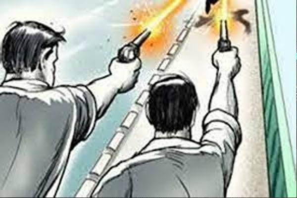Jabalpur Crime Update: विवाद का बदला लेने के लिए फिल्मी स्टाइल में मसाला दुकानदार पर फायरिंग करने वाले दो गिरफ्तार, एक फरार 24 Jabalpur Crime Update: विवाद का बदला लेने के लिए फिल्मी स्टाइल में मसाला दुकानदार पर फायरिंग करने वाले दो गिरफ्तार, एक फरार