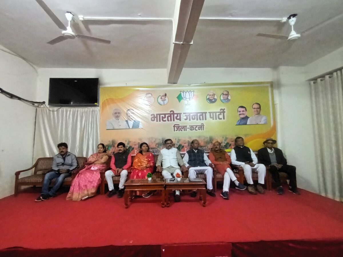 BJP जिला कार्यालय में महापौर प्रीति सूरी का स्वागत, बोलीं- संगठन मेरा घर, भाजपा मेरी आत्मा 5 BJP जिला कार्यालय में महापौर प्रीति सूरी का स्वागत, बोलीं- संगठन मेरा घर, भाजपा मेरी आत्मा