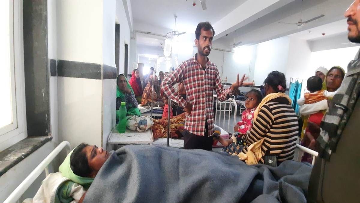 Chatarpur पति ने गायकी पर किया एतराज लोकगायिका पत्नी ने खा लिया जहर 2 Chatarpur पति ने गायकी पर किया एतराज लोकगायिका पत्नी ने खा लिया जहर