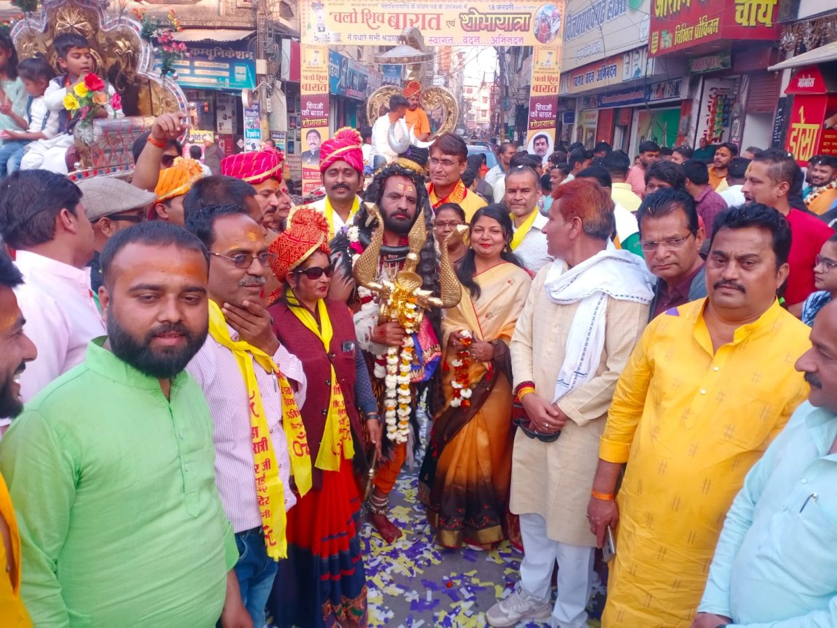 Katni भोले बाबा बने दूल्हा, भक्त बने बाराती, निकली भव्य बारात, देखें तश्वीर 6 Katni भोले बाबा बने दूल्हा, भक्त बने बाराती, निकली भव्य बारात, देखें तश्वीर