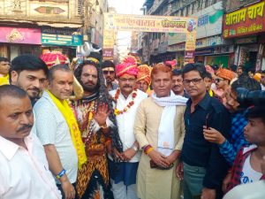 Katni भोले बाबा बने दूल्हा, भक्त बने बाराती, निकली भव्य बारात, देखें तश्वीर 2 Katni भोले बाबा बने दूल्हा, भक्त बने बाराती, निकली भव्य बारात, देखें तश्वीर
