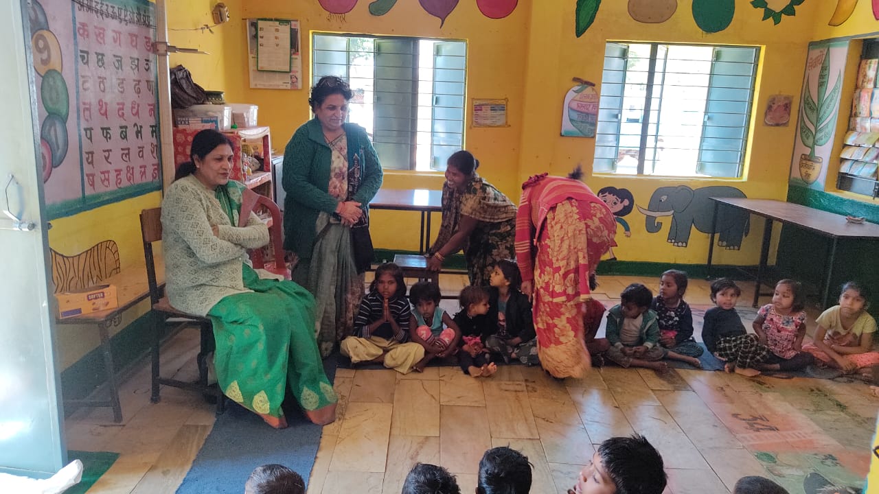 महिला वित्त एंव विकास निगम अध्यक्ष नें किया आंगनबाड़ी केन्द्रों का निरीक्षण 25 महिला वित्त एंव विकास निगम अध्यक्ष नें किया आंगनबाड़ी केन्द्रों का निरीक्षण