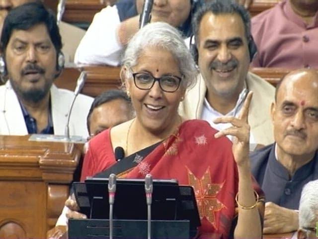 Budget 2023 बजट में महिलाओं को खास तोहफा, इस बचत योजना पर सरकार देगी सालाना 7.75% ब्याज 26 Budget 2023 बजट में महिलाओं को खास तोहफा, इस बचत योजना पर सरकार देगी सालाना 7.75% ब्याज