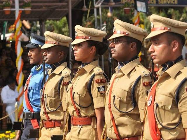 Good News For Police पुलिस कर्मियों को 15 अगस्त पर तोहफा, हर माह 15 लीटर पेट्रोल की राशि देने का आदेश जारी 34 Good News For Police पुलिस कर्मियों को 15 अगस्त पर तोहफा, हर माह 15 लीटर पेट्रोल की राशि देने का आदेश जारी