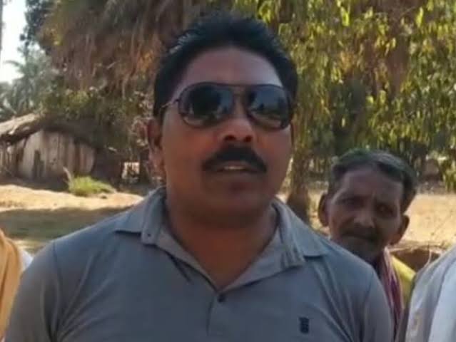 छत्तीसगढ़ : भाजपा जिला उपाध्यक्ष सागर साहू को नक्सलियों ने मारी गोली, घर में देख रहे थे टीवी 32 छत्तीसगढ़ : भाजपा जिला उपाध्यक्ष सागर साहू को नक्सलियों ने मारी गोली, घर में देख रहे थे टीवी