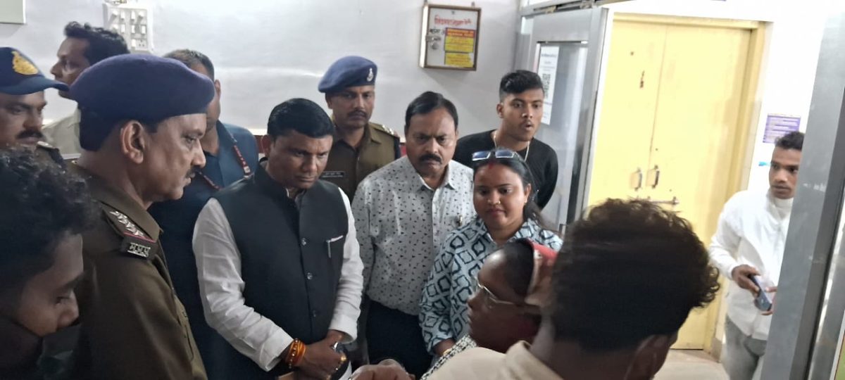 कटनी में बड़ा हादसा: छात्रों से भरी बस पलटी, 15 घायल, केरल के हैं सभी स्टूडेंट्स, घायलों से मिलने पहुंचे मंत्री
