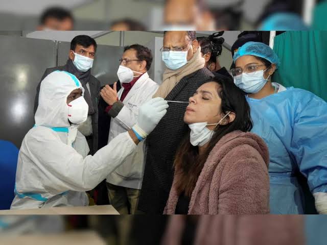 Coronavirus Update : इंदौर शहर में कोरोना संक्रमण एक बार फिर बढ़ने लगा 2 Coronavirus Update : इंदौर शहर में कोरोना संक्रमण एक बार फिर बढ़ने लगा