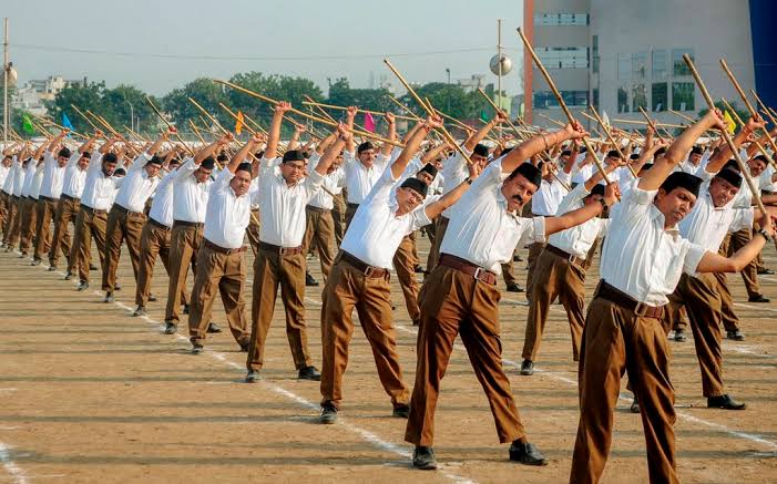 RSS के कार्यकलापों में शासकीय सेवकों के शामिल होने पर नही है कोई रोक, सामने आई ये जानकारी 28 RSS के कार्यकलापों में शासकीय सेवकों के शामिल होने पर नही है कोई रोक, सामने आई ये जानकारी