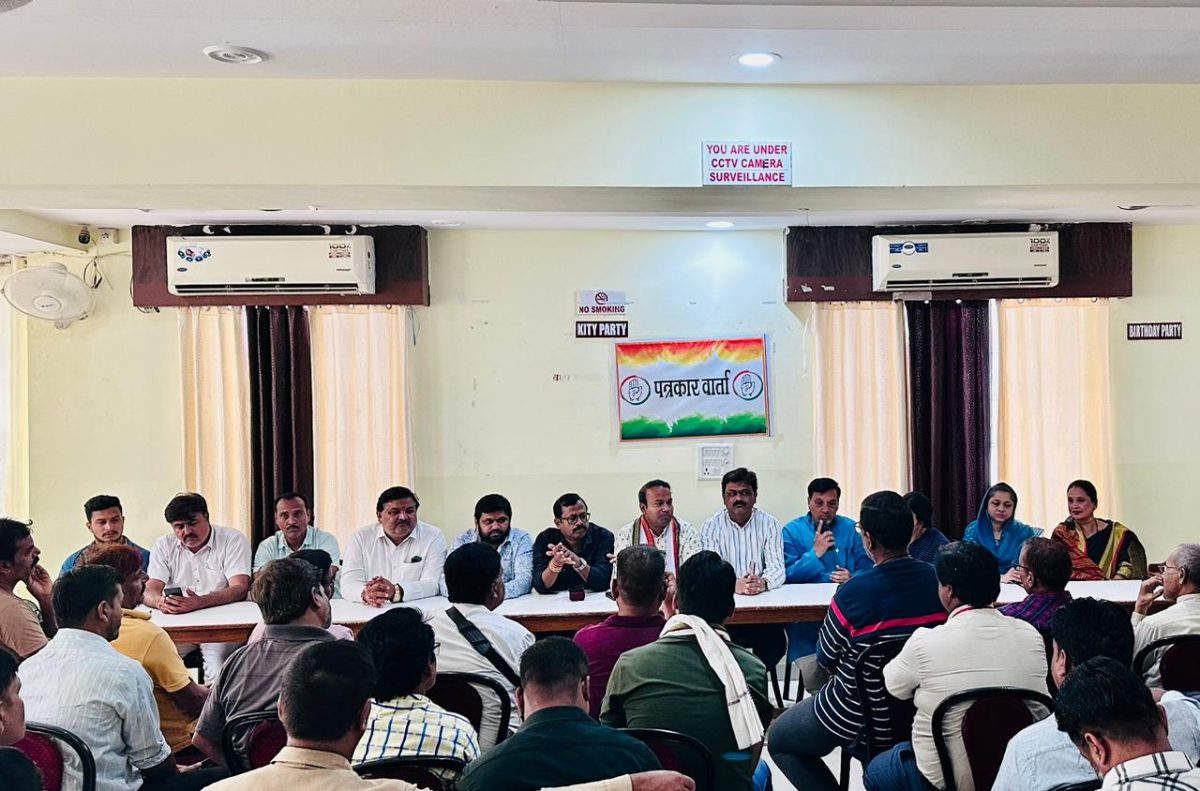 कटनी : महापौर के एक साल के कार्यकाल पर 1 साल बुरा हाल का नारा देकर कांग्रेस ने लगाये आरोप 3 कटनी : महापौर के एक साल के कार्यकाल पर 1 साल बुरा हाल का नारा देकर कांग्रेस ने लगाये आरोप