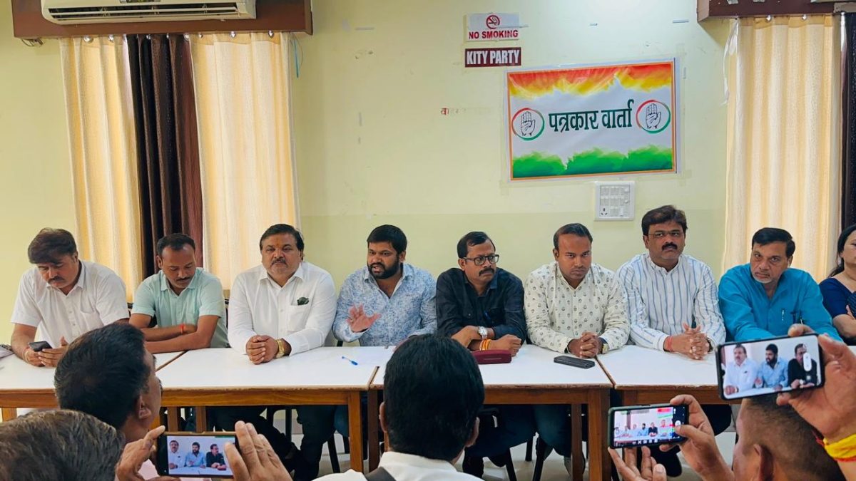 कटनी : महापौर के एक साल के कार्यकाल पर 1 साल बुरा हाल का नारा देकर कांग्रेस ने लगाये आरोप 2 कटनी : महापौर के एक साल के कार्यकाल पर 1 साल बुरा हाल का नारा देकर कांग्रेस ने लगाये आरोप