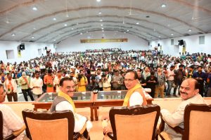 मुख्यमंत्री एवं प्रदेश अध्यक्ष के समक्ष सेवानिवृत्त आईएएस, कांग्रेस और जयस के पदाधिकारी, जनप्रतिनिधि एवं कार्यकर्ताओं ने ली भाजपा की सदस्यता
