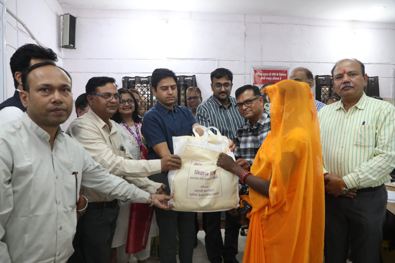 कलेक्टर ने टीबी मुक्त कटनी बनाने दिलाई शपथ, अदाणी फाउंडेशन एसीसी कैमोर सीमेंट वर्क्स ने टीबी मरीजों के पोषण आहार हेतु फूड बॉस्केट एवं एक्सरे मशीन किया भेंट 23 कलेक्टर ने टीबी मुक्त कटनी बनाने दिलाई शपथ, अदाणी फाउंडेशन एसीसी कैमोर सीमेंट वर्क्स ने टीबी मरीजों के पोषण आहार हेतु फूड बॉस्केट एवं एक्सरे मशीन किया भेंट