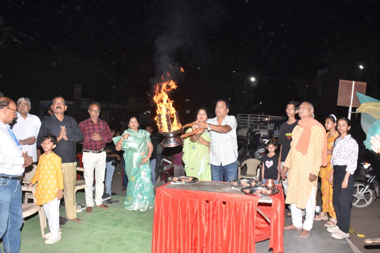 अग्रसेन उद्यान घंटाघर में अग्रवाल समाज ने किया 16वीं मासिक महाआरती का आयोजन 17 अग्रसेन उद्यान घंटाघर में अग्रवाल समाज ने किया 16वीं मासिक महाआरती का आयोजन