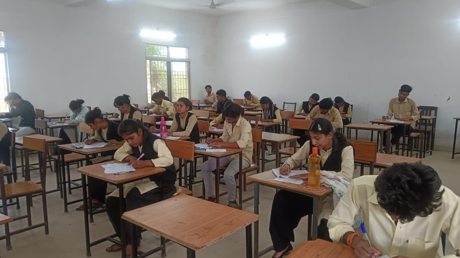 तिलक महाविद्यालय में प्रायोगिक परीक्षा संपन्न 17 तिलक महाविद्यालय में प्रायोगिक परीक्षा संपन्न