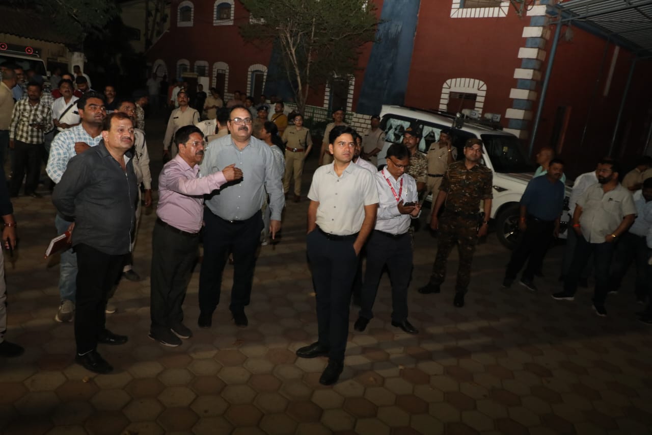 समूचे कटनी जिले में शाम 7.30 बजे से 7.42 बजे तक रहा स्वैच्छिक ब्‍लैक आउट