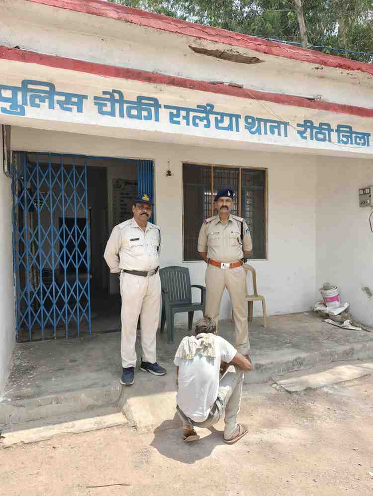 सलैया चौकी ने 2016 से फरार स्थाई वारंटी को किया गिरफ्तार 18 सलैया चौकी ने 2016 से फरार स्थाई वारंटी को किया गिरफ्तार