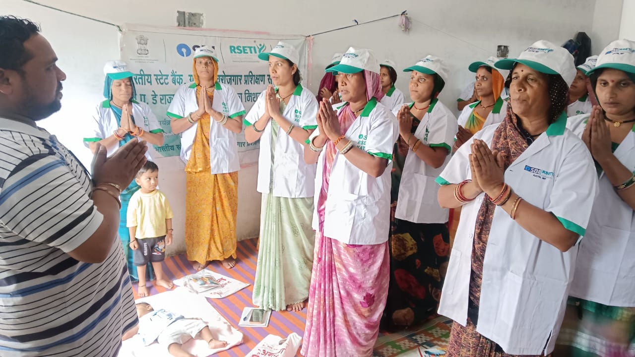 महिलाओं को कृषि उघमी का प्रशिक्षण दिया गया