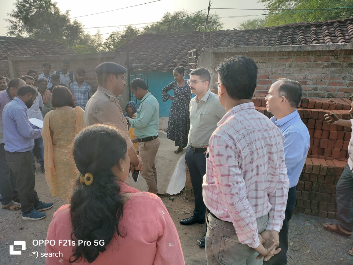 राज्यपाल के प्रस्तावित दौरे की तैयारियां तेज, अधिकारियों ने कार्यक्रम स्थल का किया निरीक्षण 17 राज्यपाल के प्रस्तावित दौरे की तैयारियां तेज, अधिकारियों ने कार्यक्रम स्थल का किया निरीक्षण