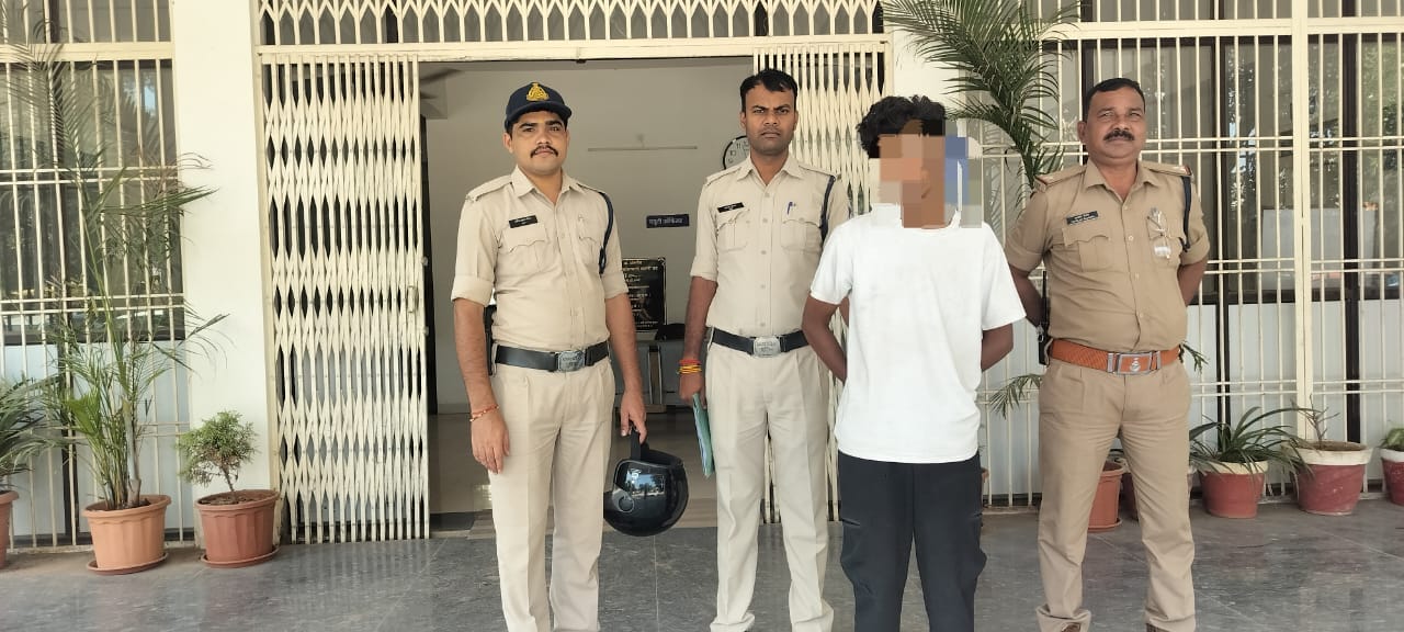 ई-रिक्शा में तस्करी की जा रही थी देशी शराब, कोतवाली पुलिस ने दबोचा आरोपी
