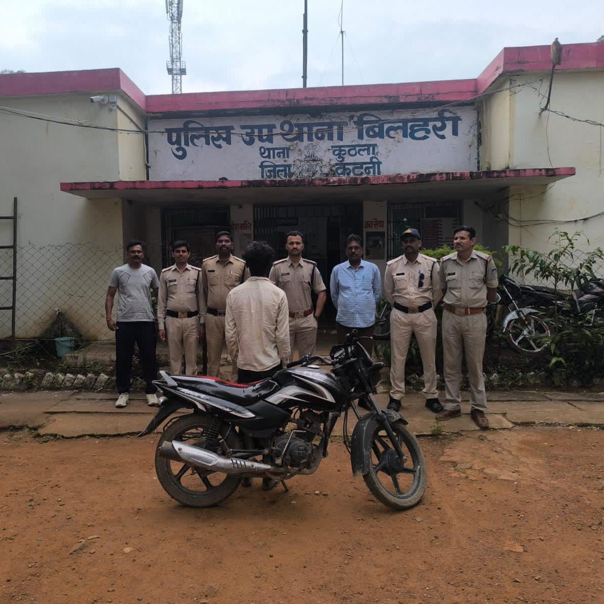 मोटरसाइकिल चोर चढ़ा पुलिस के हत्थे, चोरी की बाइक बरामद
