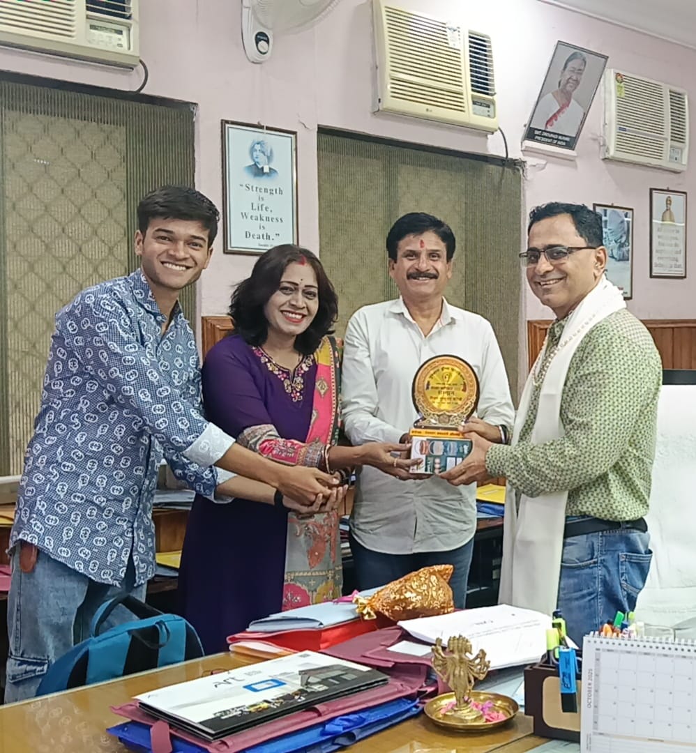 मुस्कान ड्रीम्स फाउंडेशन ने शरद पूर्णिमा पावन पर्व पर जबलपुर डी.आर.एम. कमल कुमार तलरेजा का स्वागत करके सम्मानित किया 19 मुस्कान ड्रीम्स फाउंडेशन ने शरद पूर्णिमा पावन पर्व पर जबलपुर डी.आर.एम. कमल कुमार तलरेजा का स्वागत करके सम्मानित किया