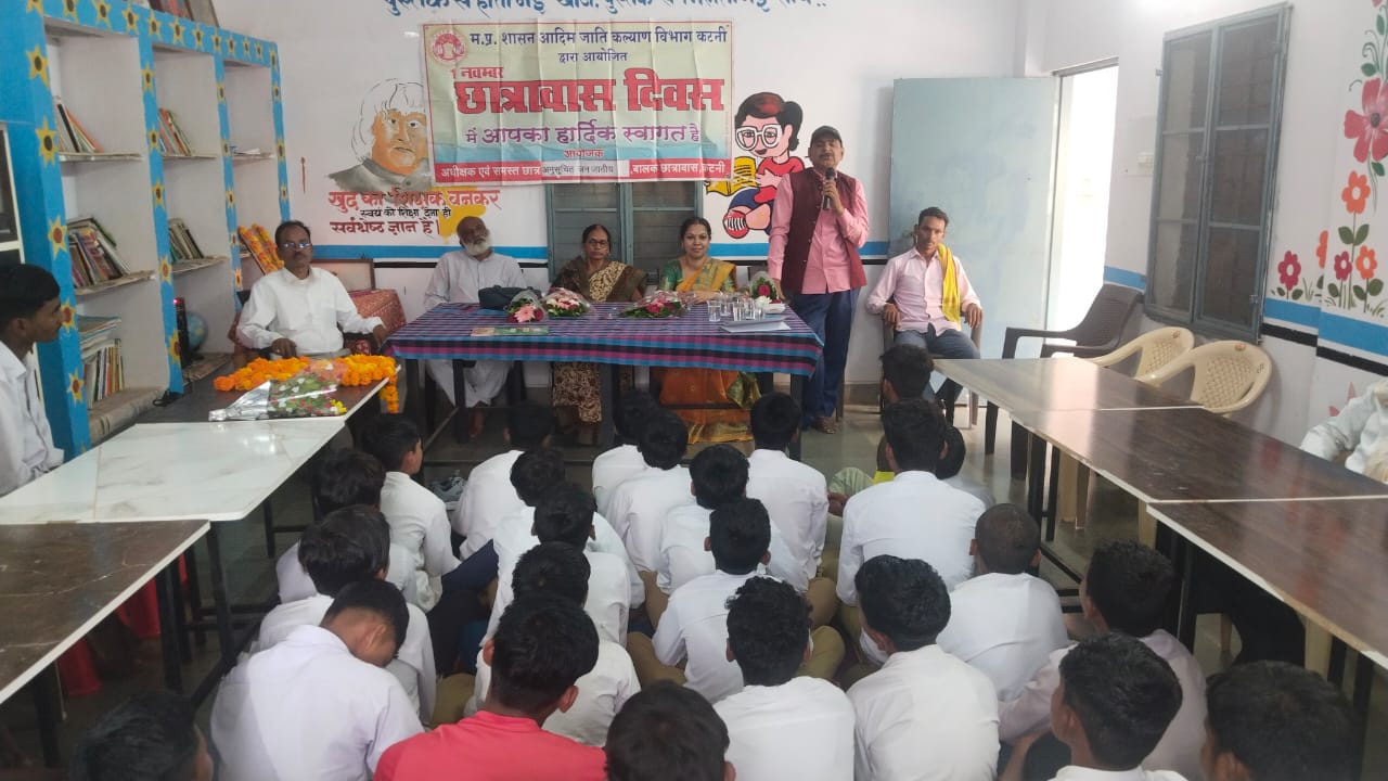 सीनियर बालक छात्रावास खिरहनी में हुए विविध कार्यक्रम, धूमधाम से आयोजित हुआ छात्रावास दिवस 22 सीनियर बालक छात्रावास खिरहनी में हुए विविध कार्यक्रम, धूमधाम से आयोजित हुआ छात्रावास दिवस