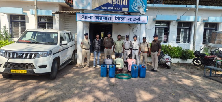 बड़वारा पुलिस ने किया अंतरजिला डीजल चोर गिरोह का पर्दाफाश, तीन शातिर गिरफ्तार 24 बड़वारा पुलिस ने किया अंतरजिला डीजल चोर गिरोह का पर्दाफाश, तीन शातिर गिरफ्तार