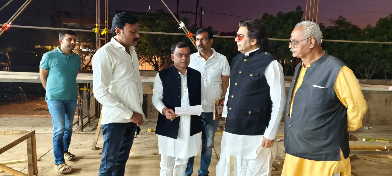 अभिनेता आशुतोष राणा कटनी पहुंचे, पूज्य गुरुदेव दद्दा जी की समाधि स्थल पर किए दर्शन 23 अभिनेता आशुतोष राणा कटनी पहुंचे, पूज्य गुरुदेव दद्दा जी की समाधि स्थल पर किए दर्शन