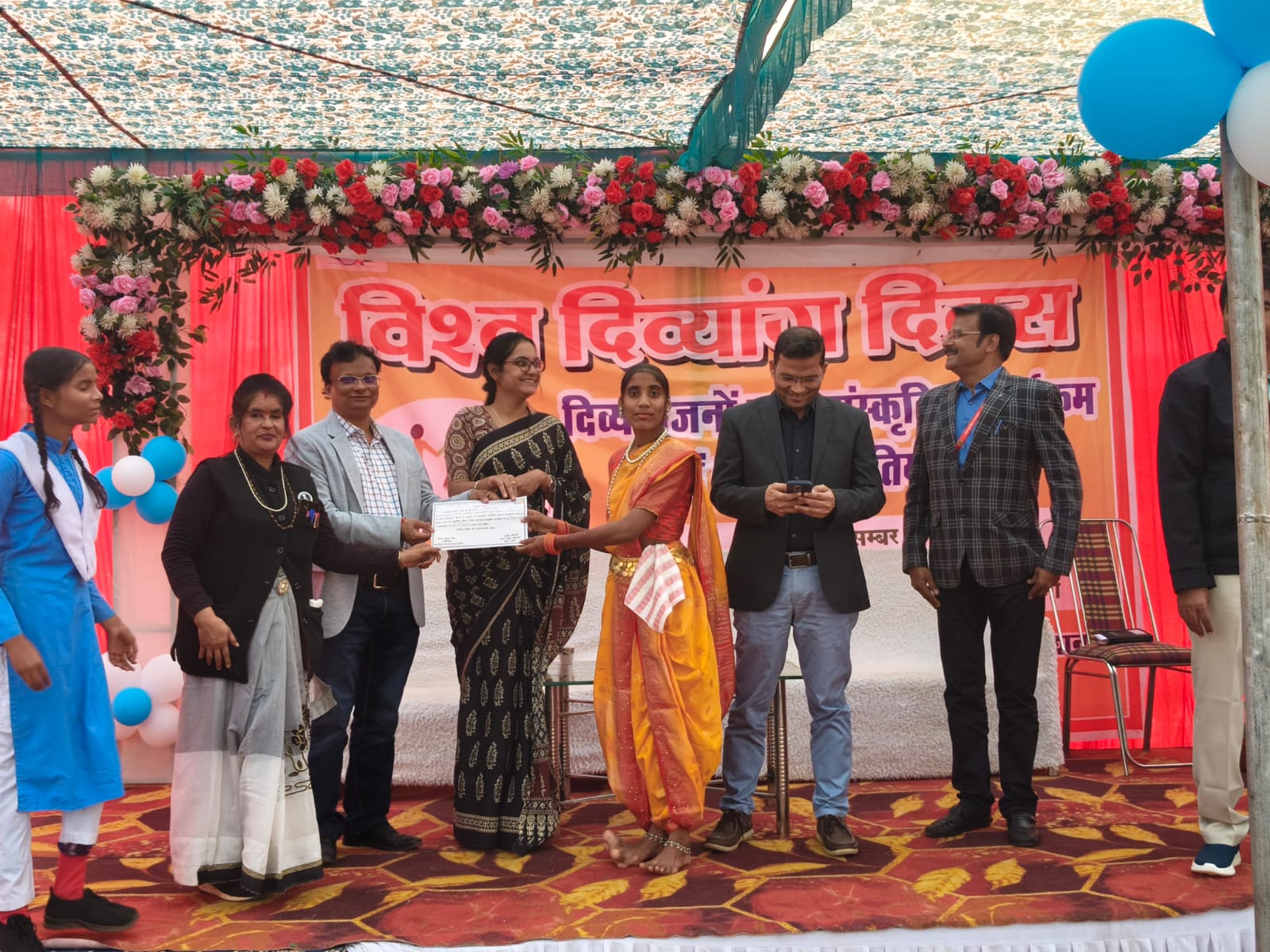 विश्व विकलांग दिवस आयोजित कार्यक्रम में समाजसेवी व अधिवक्ता रेखा अंजू तिवारी द्वारा संदीपनी सी एम राइज विद्यालय में लगाया गया विधिक साक्षरता शिविर 15 विश्व विकलांग दिवस आयोजित कार्यक्रम में समाजसेवी व अधिवक्ता रेखा अंजू तिवारी द्वारा संदीपनी सी एम राइज विद्यालय में लगाया गया विधिक साक्षरता शिविर