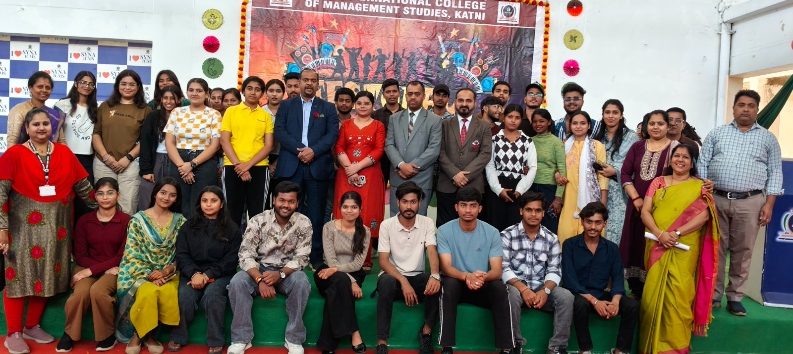सायना महाविद्यालय में Festurals-2026 का हुआ शुभारंभ छात्र/छात्राओं ने विभिन्न प्रतियोगिताओं में हिस्सा लेकर किया प्रदर्शन