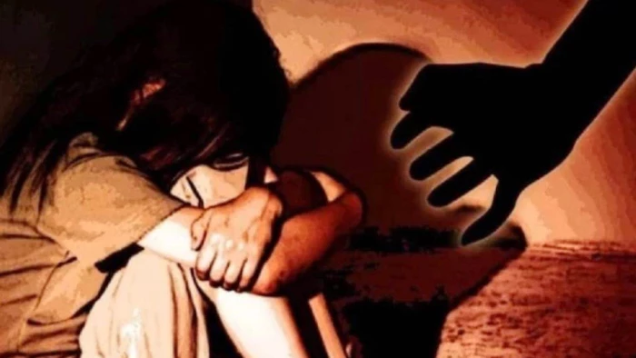 सिंगरौली में 8 साल की बच्ची से क्रूरता का आरोप, पिता का शव मिला 3 सिंगरौली में 8 साल की बच्ची से क्रूरता