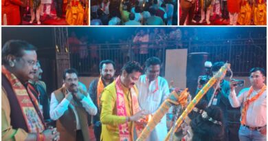 चौपाटी पर 51 फीट ऊंचे रावण का दहन, जय श्रीराम के जयकारों से गूंजा परिसर बजरंग उत्सव समिति ने धूमधाम से मनाया विजयादशमी पर्व, रामलीला मंचन के बाद विधायक संजय पाठक ने किया रावण दहन