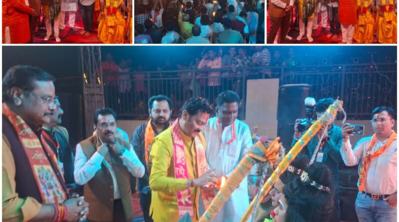 चौपाटी पर 51 फीट ऊंचे रावण का दहन, जय श्रीराम के जयकारों से गूंजा परिसर बजरंग उत्सव समिति ने धूमधाम से मनाया विजयादशमी पर्व, रामलीला मंचन के बाद विधायक संजय पाठक ने किया रावण दहन