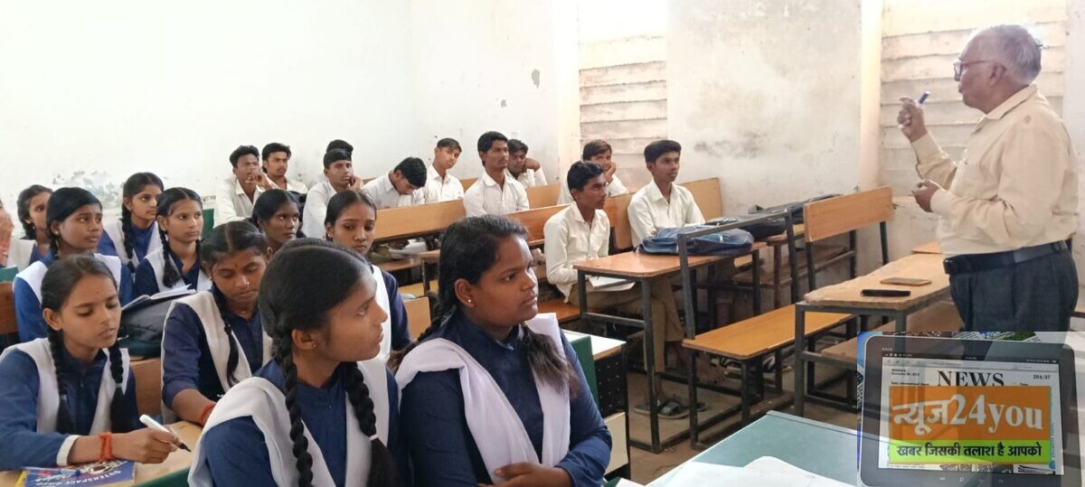 विद्यार्थियों को केंचुआ खाद निर्माण एवं वर्मीवाश निर्माण का तकनीकी प्रशिक्षण दिया गया। 1 विद्यार्थियों को केंचुआ खाद निर्माण एवं वर्मीवाश निर्माण का तकनीकी प्रशिक्षण दिया गया।