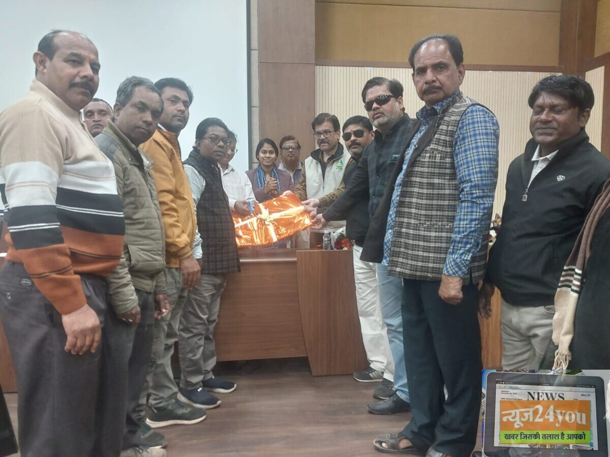 चतुर्थ क्रमोन्नत वेतनमान क़े लाभ से वंचित शिक्षक अब आर पार की लड़ाई क़े मूड में डी. ई.ओ.कार्यालय में कार्यरत कर्मचारियों की कार्य प्रणाली पर सवाल उठना लाजमी 1 चतुर्थ क्रमोन्नत वेतनमान क़े लाभ से वंचित शिक्षक अब आर पार की लड़ाई क़े मूड में डी. ई.ओ.कार्यालय में कार्यरत कर्मचारियों की कार्य प्रणाली पर सवाल उठना लाजमी