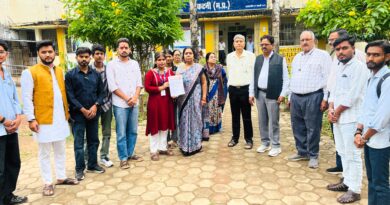 कटनी - तिलक कॉलेज में छात्राओं के साथ अभद्रता के विरुद्ध अभाविप ने दिया ज्ञापन, NSUI से जुड़े दो छात्रों पर FIR दर्ज